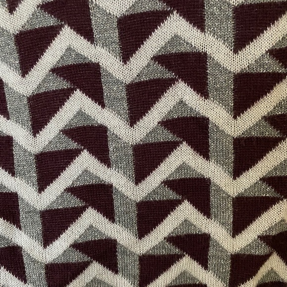 🤎3/$25 Burgundy sweater - Picture 3 of 3